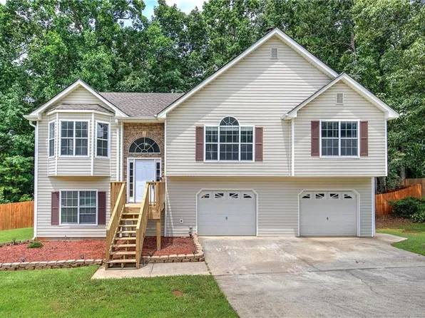 121 Paradise Cir, Douglasville, GA 30134
