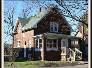 107 S Locust St, Momence, IL 60954