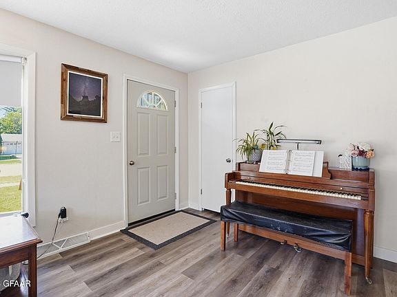 2nd image of 407 Mero Ct SE