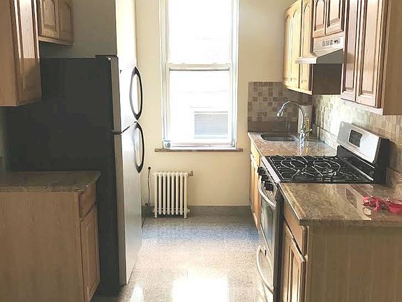2nd image of 3252 45th St APT 1F