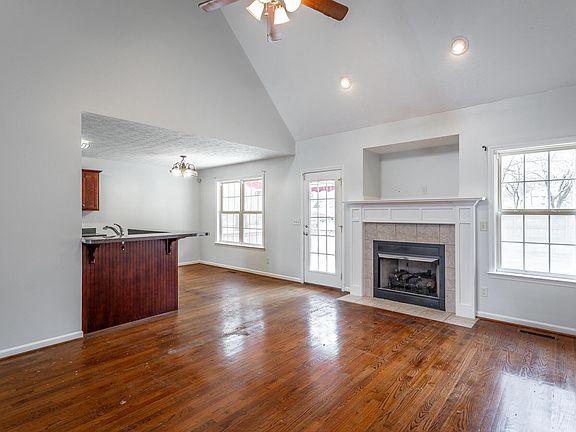 5th image of 216 Morse Dr