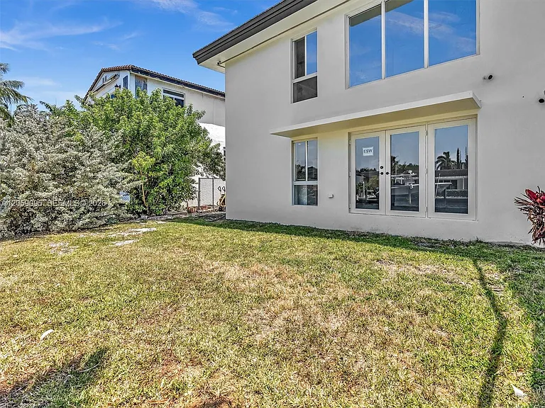 11900 N Bayshore Dr #207 — Photo 6