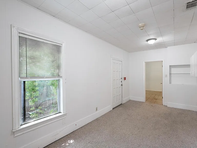 4616 E Cesar Chavez St — Photo 6