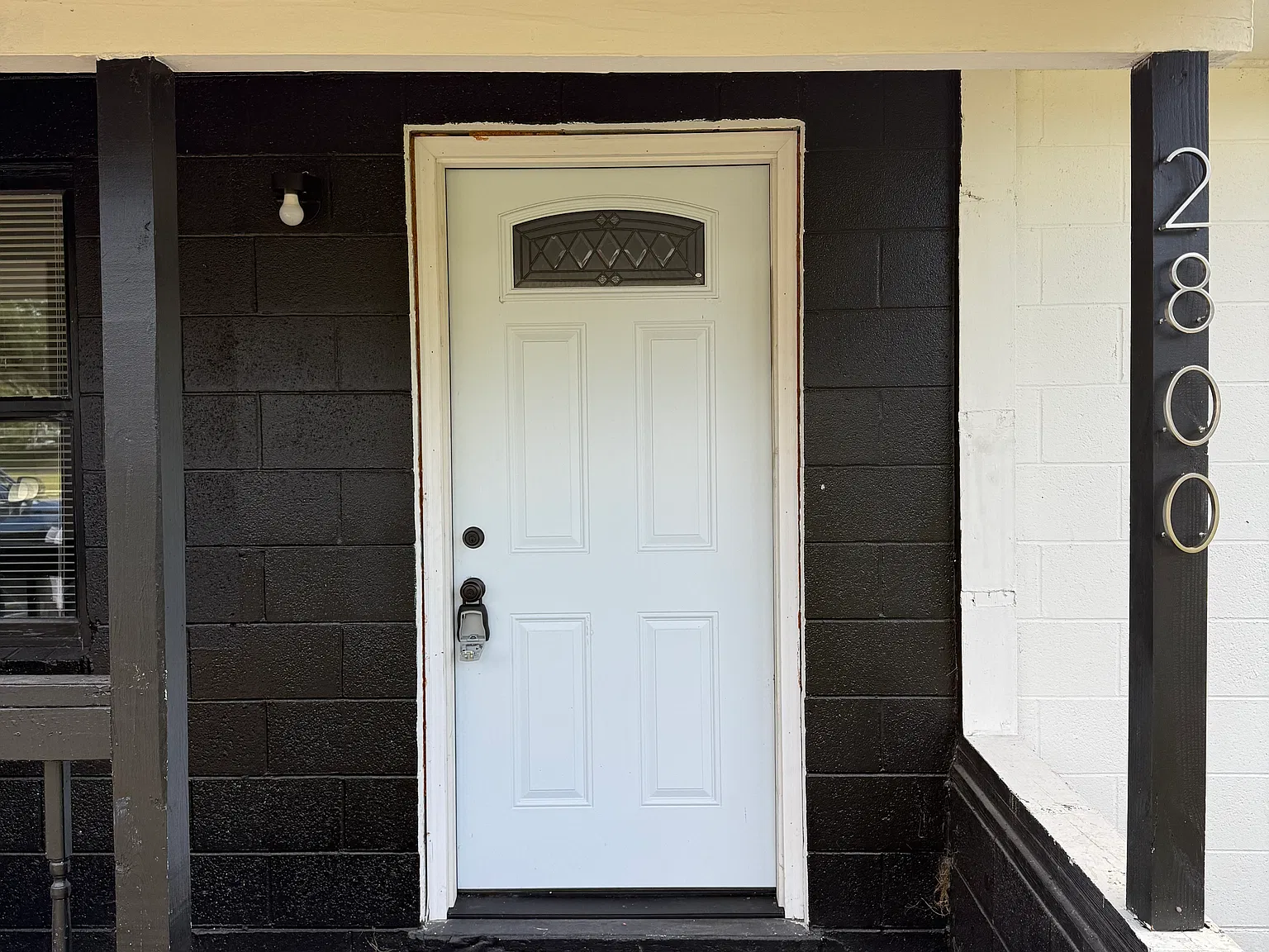 3 bed, 1.5 bath, 1400 sqft, $1,500 — Photo 1