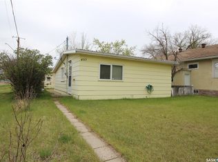 403 4th St W, Shaunavon, SK S0N2M0