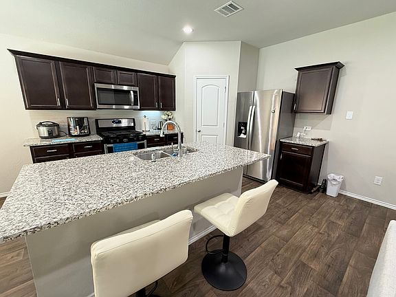 4th image of 40320 Blossom Valley Ln