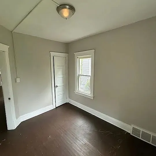 700 E 117th St #1 — Photo 11