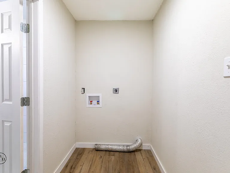 2318 May Ln — Photo 9