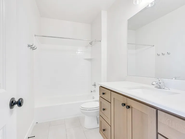 672 W Herald Dr — Photo 22