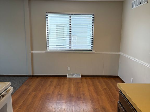 2nd image of 474 W 30th St
