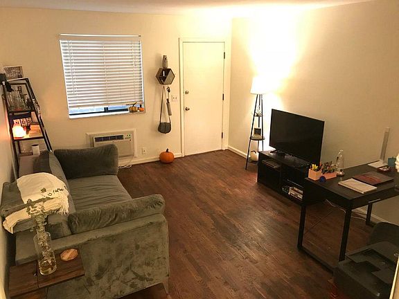 3rd image of 2134 Fairfax Ave APT B14