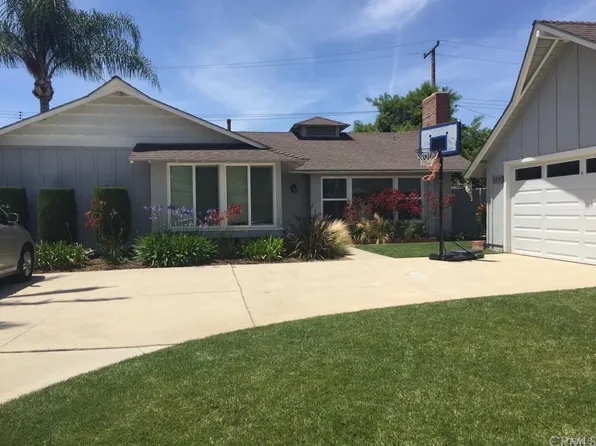 11371 Loch Lomond Rd, Los Alamitos, CA 90720