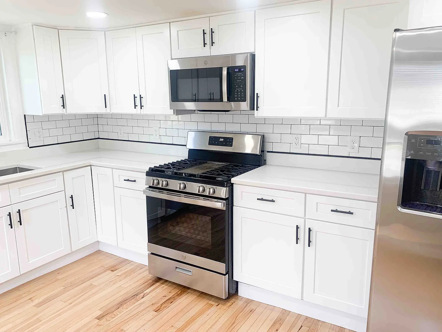 3 bed, 1900 sqft, $2,700 — Photo 3