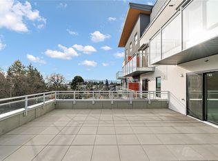 1102 Esquimalt Rd #307, Esquimalt, BC V9A3N3