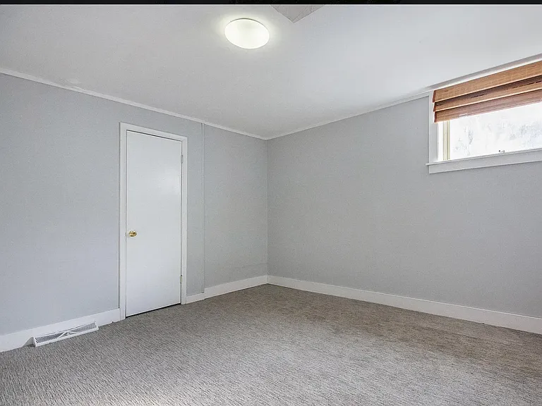 901 Sarasota Ave SE — Photo 7