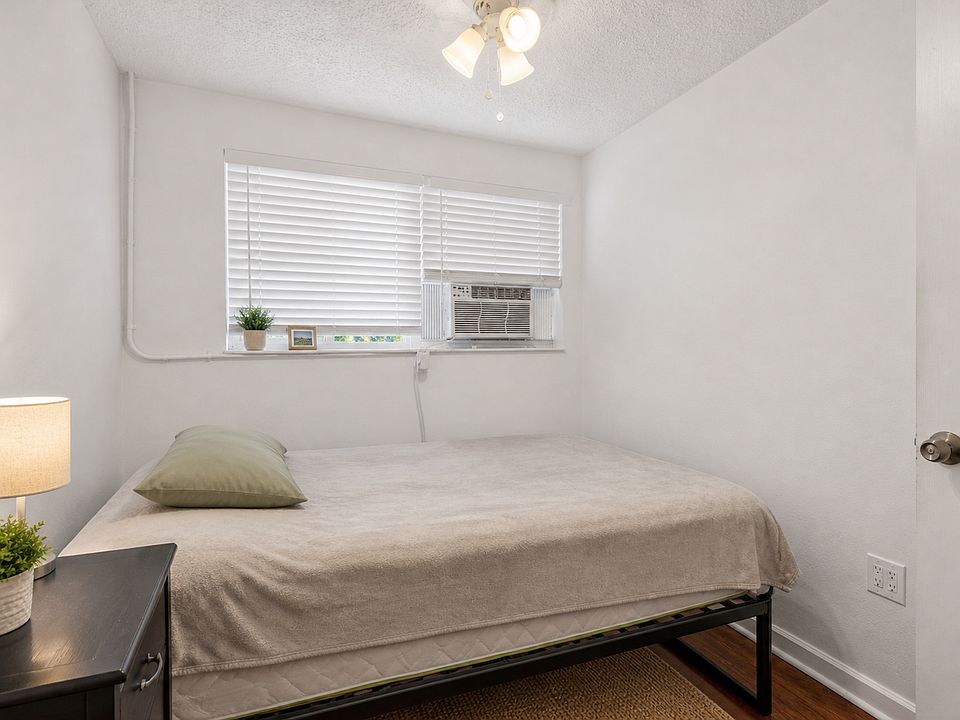 1st image of 1821 Harris Ave APT A