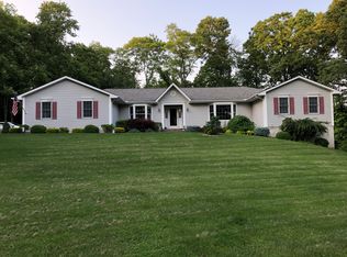 206 Pine Ridge Dr, Wappingers Falls, NY 12590