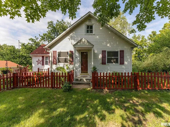 328 N 9th St, Clinton, IA 52732