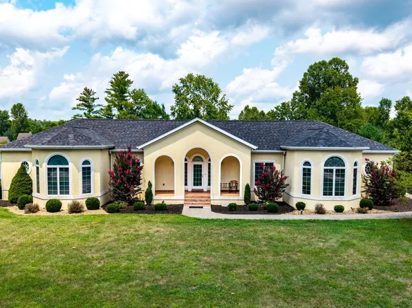 218 Pineview Dr, Gallipolis, OH 45631