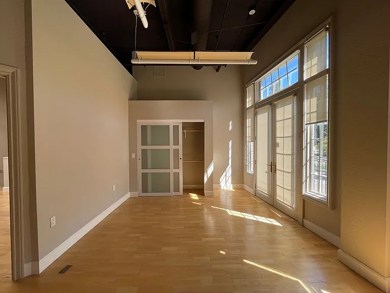 41 E Main St — Photo 14