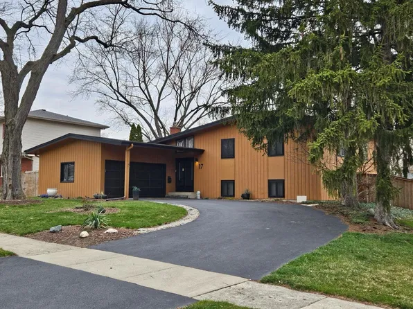 17 Tupelo Ave, Naperville, IL 60540
