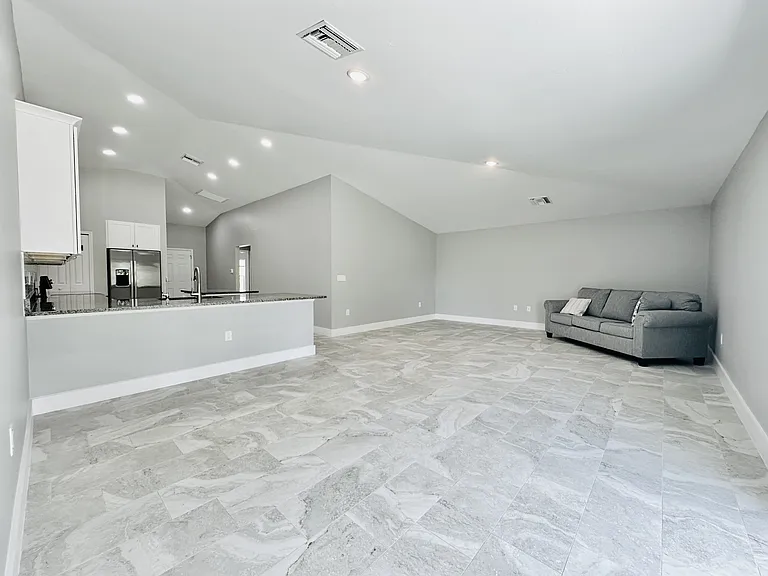 489 Lenox Ave — Photo 25