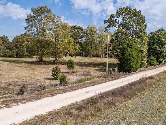 3rd image of 1 Teddy White Rd