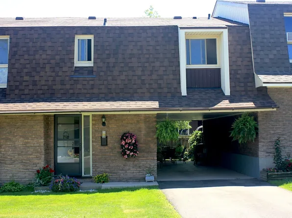 5 Carriage Rd, Saint Catharines, ON L2P 3K2
