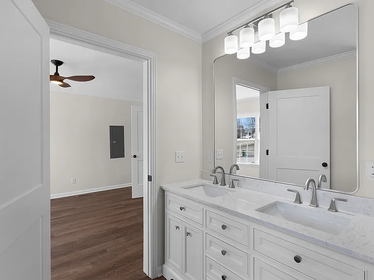383 Mebanewood Dr — Photo 2