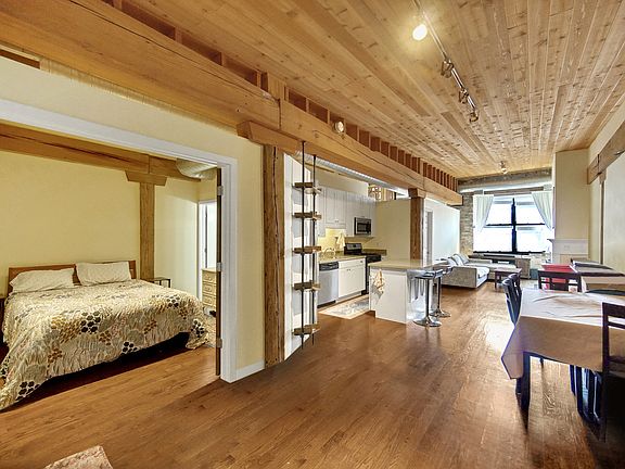 4th image of 3201 N Ravenswood Ave APT 303