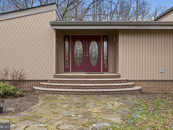 4th image of 2199 Logmill Rd