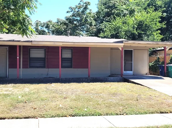 5813 Holloway St, Westworth Village, TX 76114