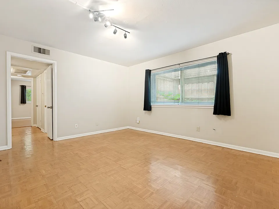 5106 Reiger Ave #1