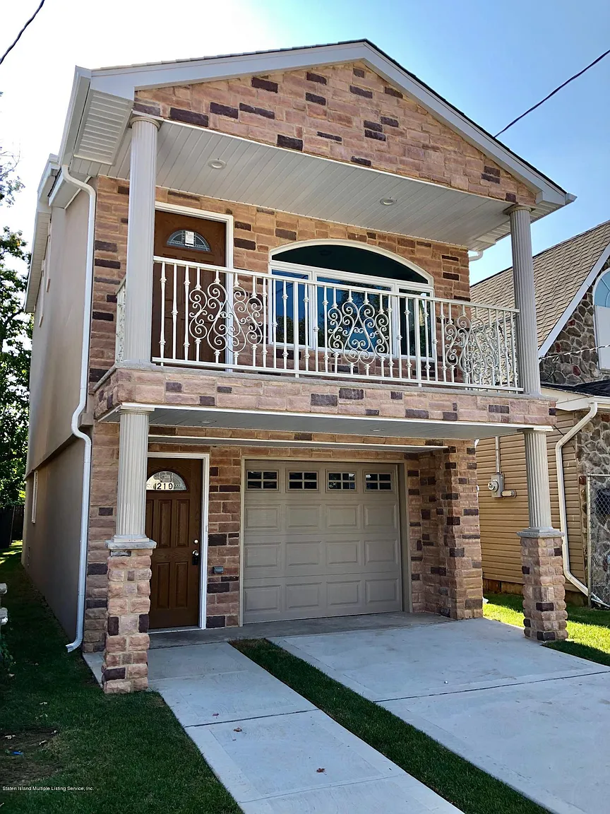 210 Wiman Ave photo 1