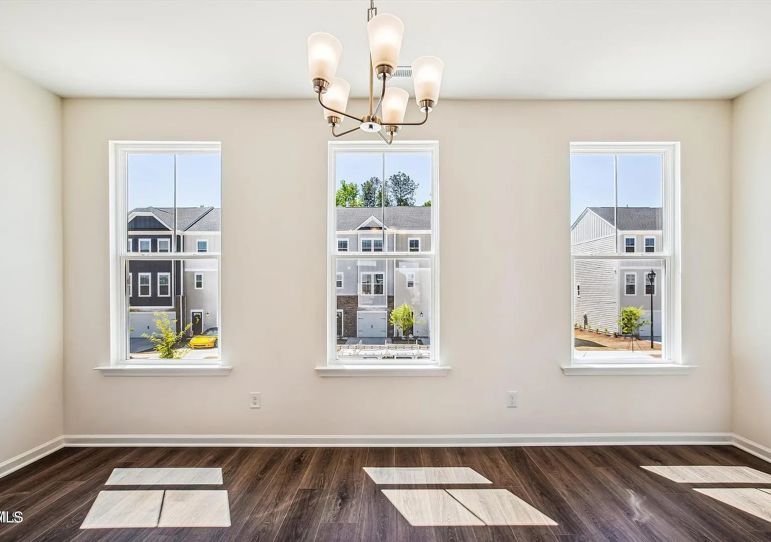 4 bed, 3.5 bath, $2,500 — Photo 4