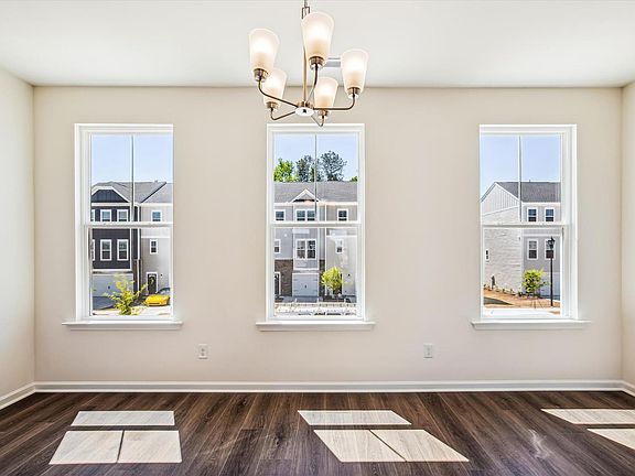 4th image of 847 Parc Townes Dr #B