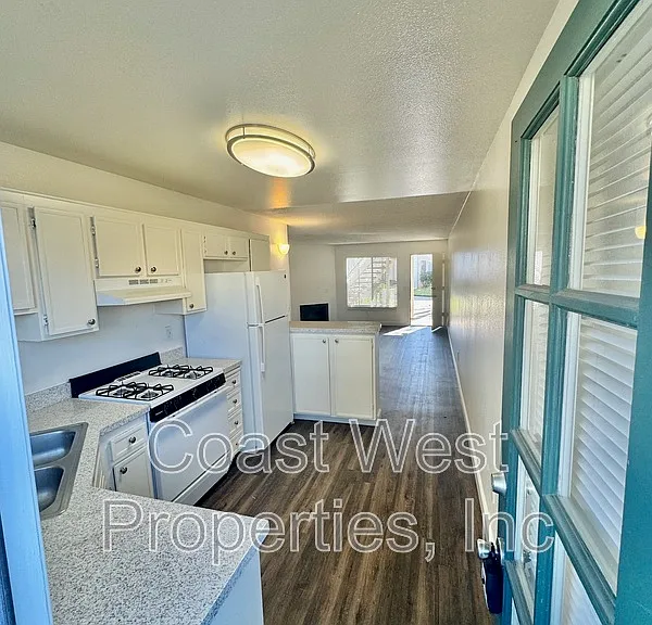 3551 Roosevelt St #C — Photo 5
