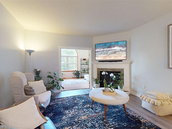 3rd image of 6330 Meadowland Cir Unit 77