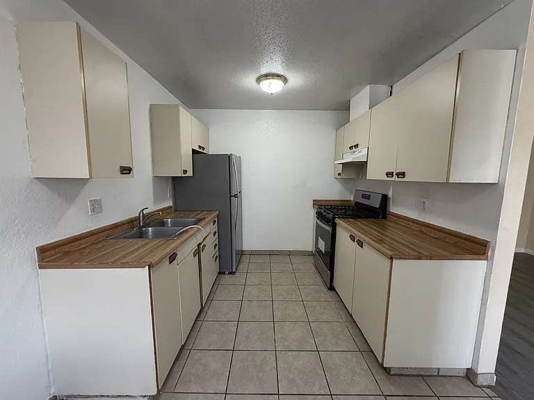 2121 Moffett Rd — Photo 14