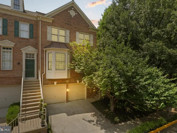 2744 Pembsly Dr, Vienna, VA 22181