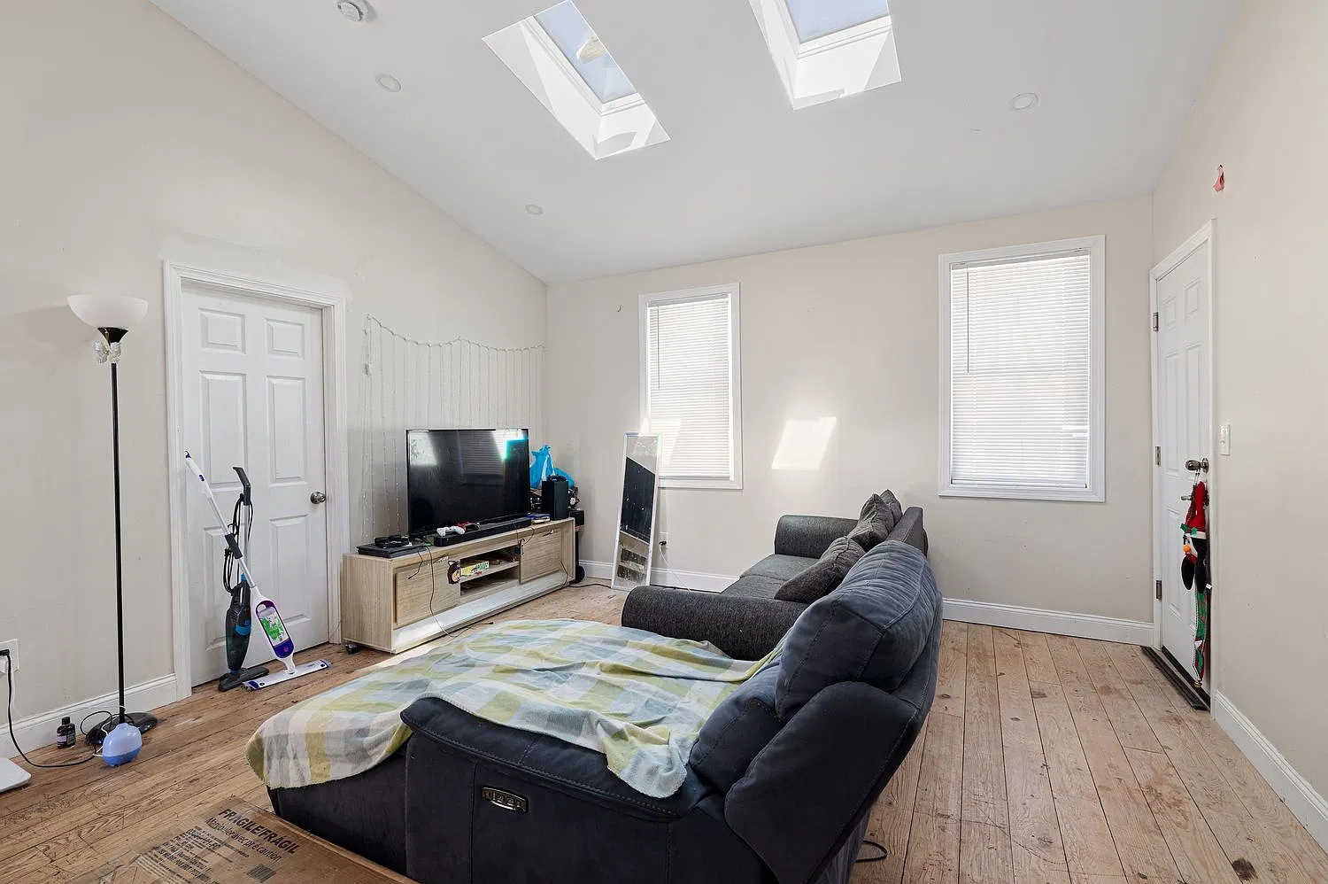 3 bed, $1,950 — Photo 3