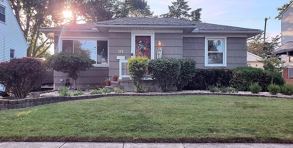 1st image of 311 Bentley Dr