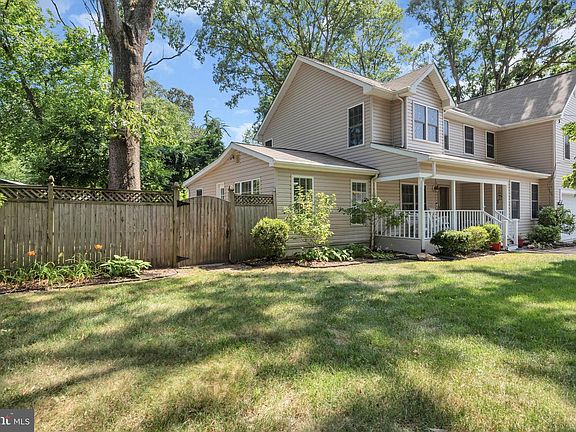 4th image of 1009 Belgarden Ln