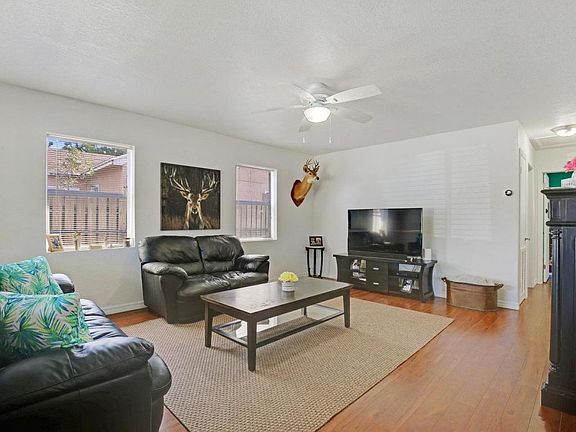 3rd image of 409 N D St