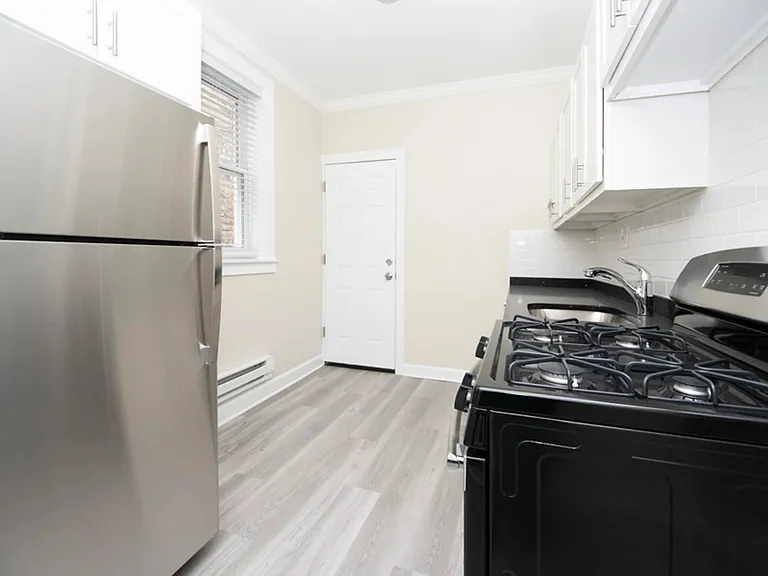647 W Roscoe St #648-2S — Photo 6