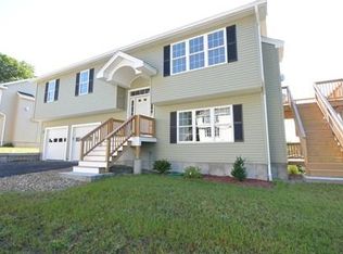 4 Greenhalge St, Worcester, MA 01604