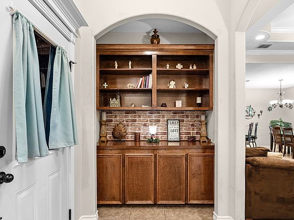4th image of 3006 Masterson Dr