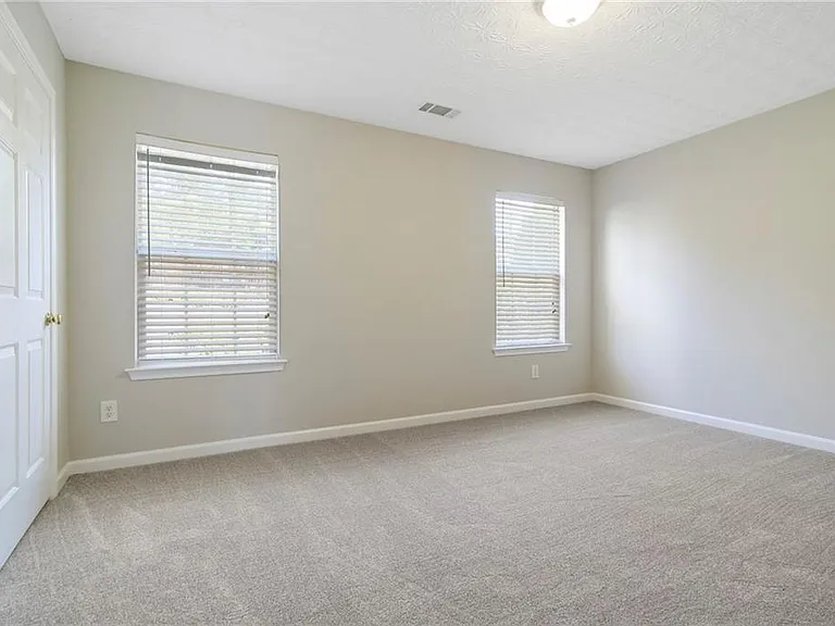 4001 Oak Crossing Dr — Photo 20