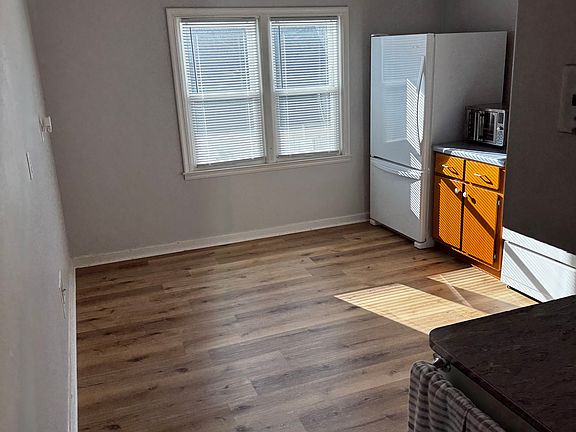 5th image of 810 10th Ave #810