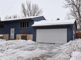 1908 S Bahnson Ave, Sioux Falls, SD 57103